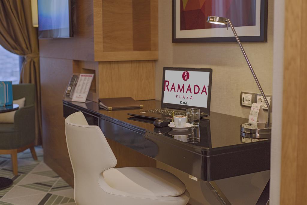 Ramada Plaza By Wyndham Konya Hotell Exteriör bild